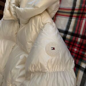 Tommy Hilfiger Off-White Puffer Jacket